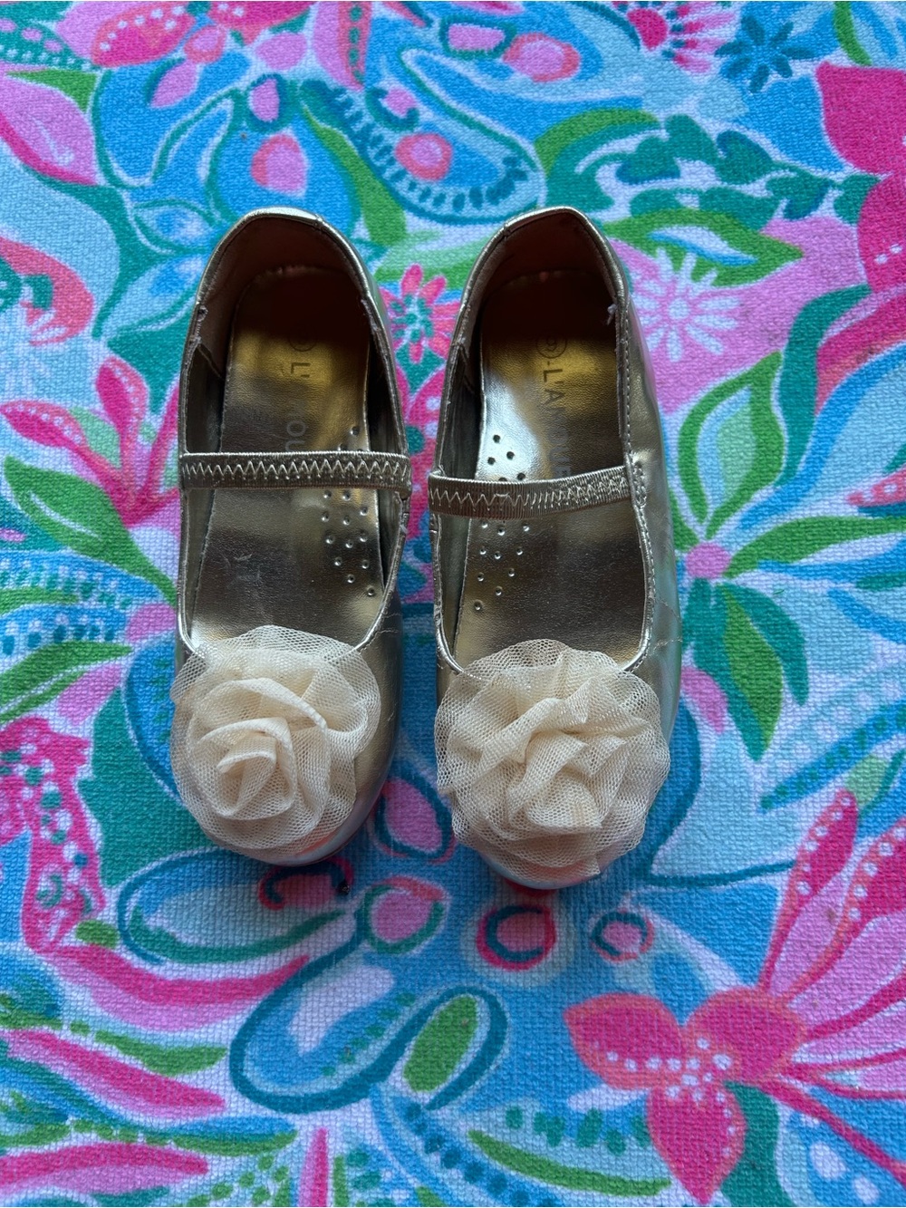 L’AMOUR gold shoes.